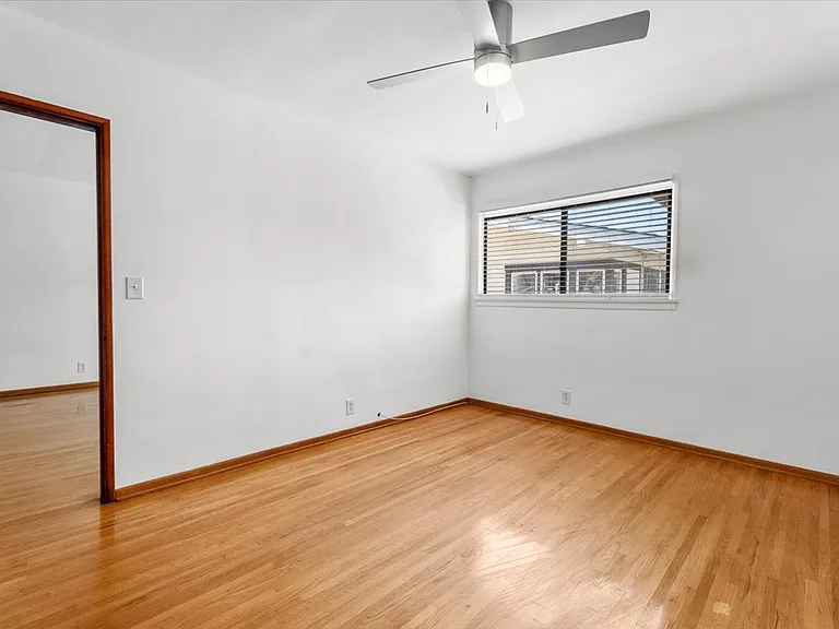 1127 Harrison Ave — Photo 11