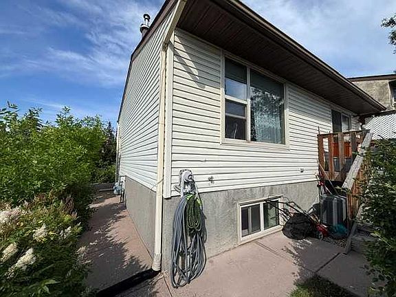 4th image of 107 Silvergrove Rd NW