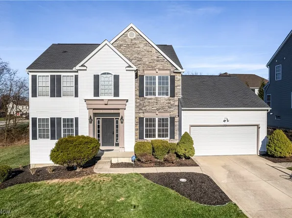 376 Bluestone Ct, Wadsworth, OH 44281