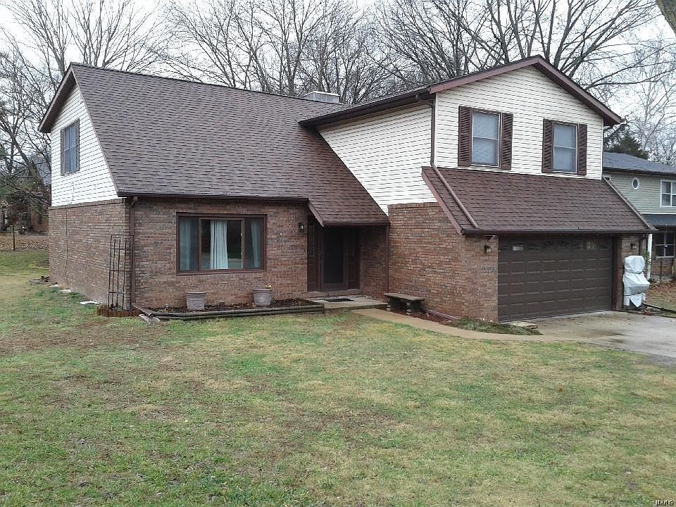 1st image of 2 Shingle Oaks Dr