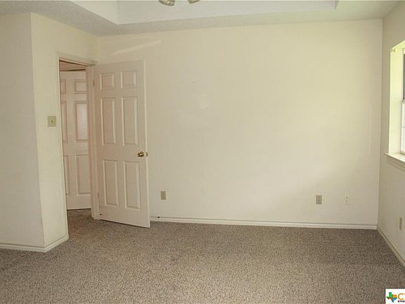 5th image of 632 E Donegan St