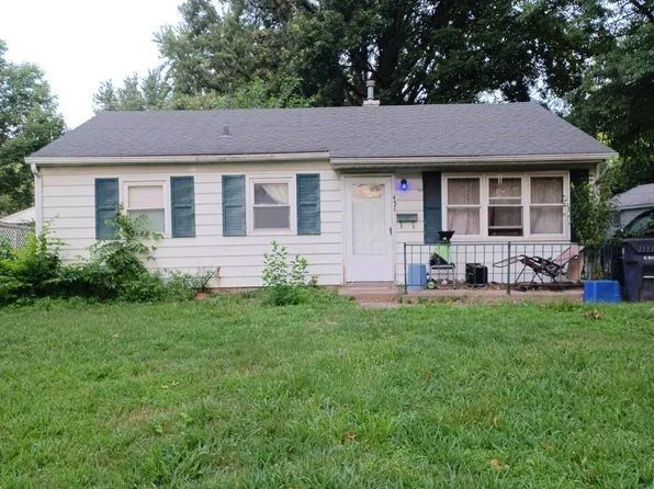 451 N 39th St, Belleville, IL 62226