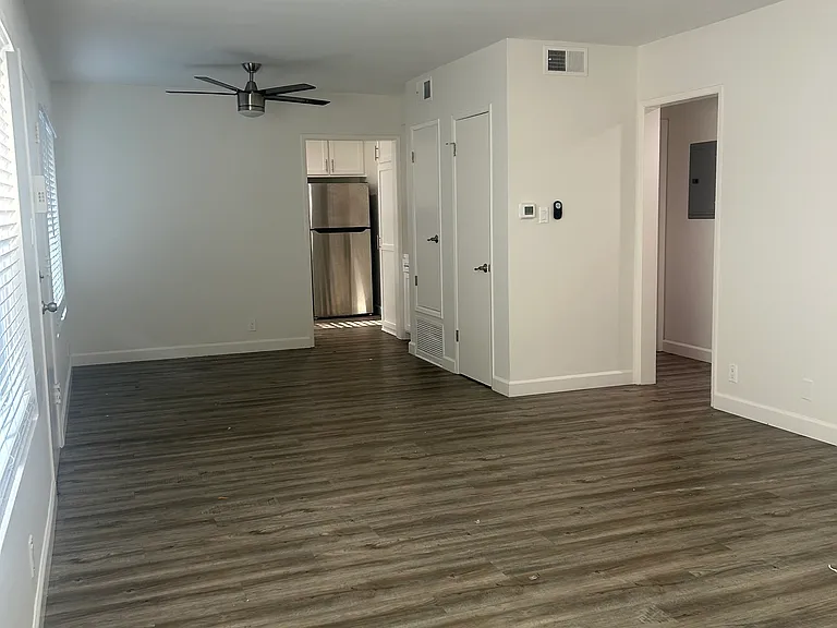 1060 S Sherbourne Dr #207 — Photo 4