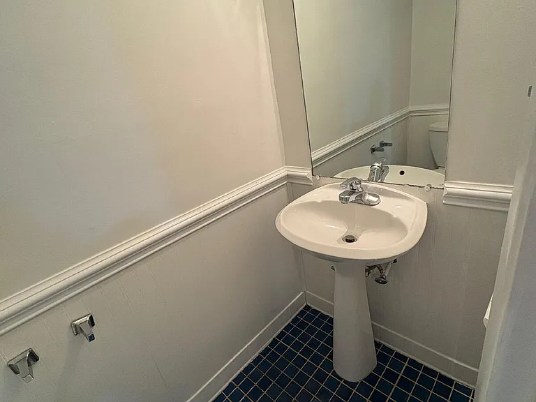 571 Winding Creek Rd #F — Photo 14