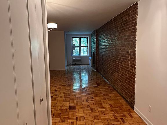 3rd image of 307 E 89th St APT 1A