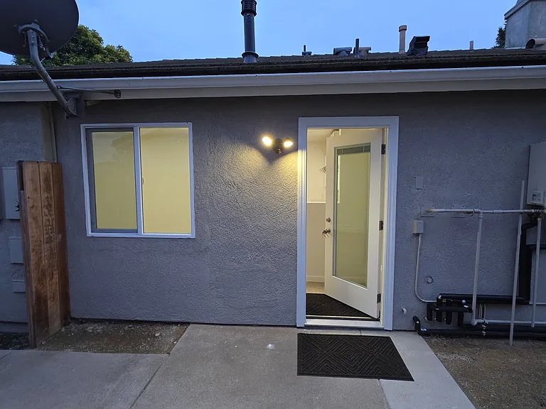 1915 S Regina Ct — Photo 6