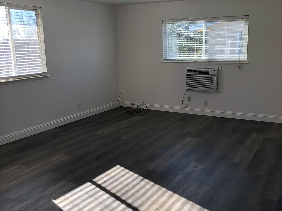 1st image of 1911 Wildwood Way APT 4