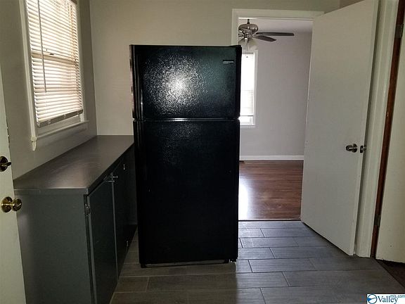 3rd image of 4712 Cavett Dr NW
