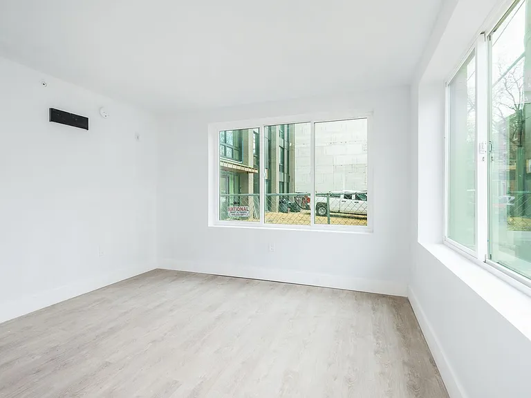 Artist's View 734 S 17th St — Photo 14