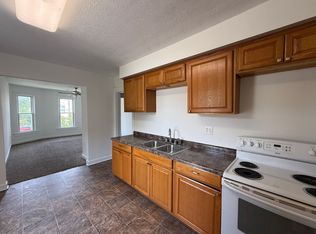 942 W Edwards, Springfield, IL 62704