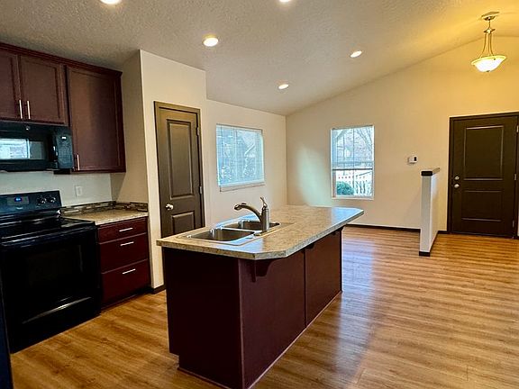 3rd image of 6636 N Descartes Dr