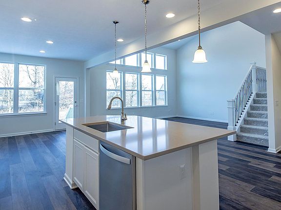 5th image of 6351 Brookview Manor Dr