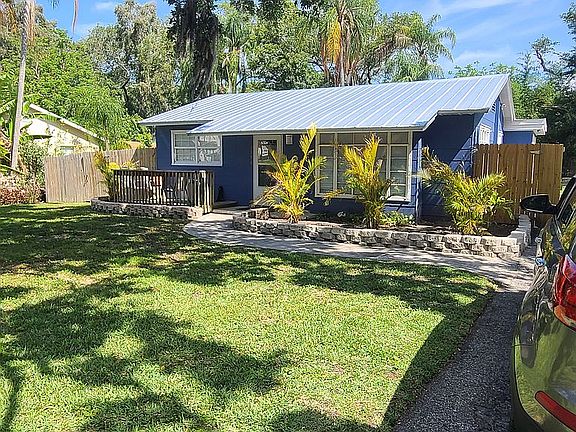 2nd image of 1376 Pinebrook Dr