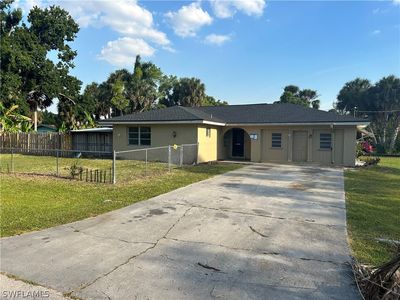 695 July Cir, North Fort Myers, FL, 33903