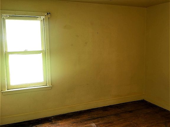 4th image of 93 Wyoming Ave #1