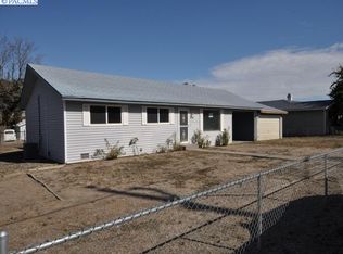 2014 Highland Dr, Prosser, WA 99350