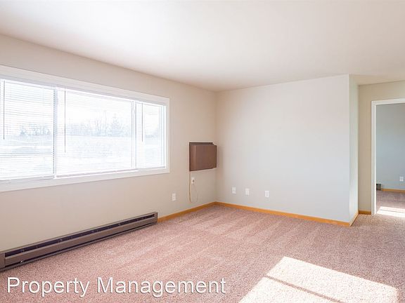 3rd image of 560 W Linwood Ave #102
