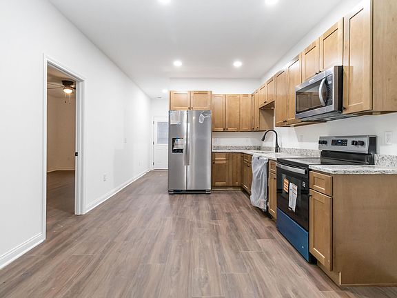 5th image of 838 Ridgewood Dr Unit 4