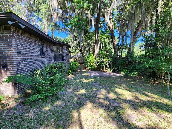 4th image of 650 SE Sunflower Pl