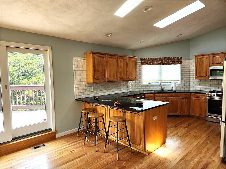 2nd image of 87 Oceanwoods Dr