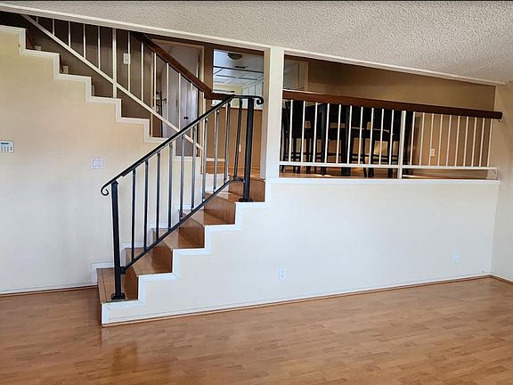 5th image of 2107 N Derek Dr #4