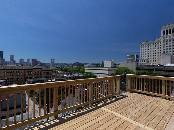 2nd image of 513 Knoll St