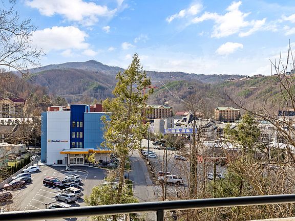 2nd image of 354 E Holly Ridge Rd #204