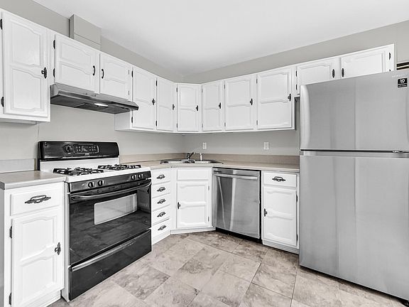 3rd image of 2947 W 74th Ave