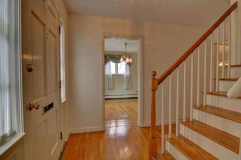 2nd image of 197 Wyndham Ave