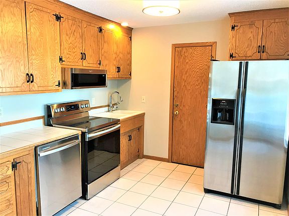3rd image of 665 51st Ave NE