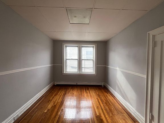 3rd image of 159 Hutton St #9E
