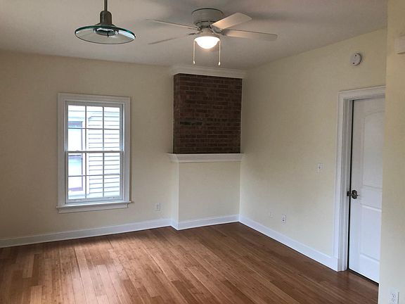 4th image of 115 S Lake Ave APT 4