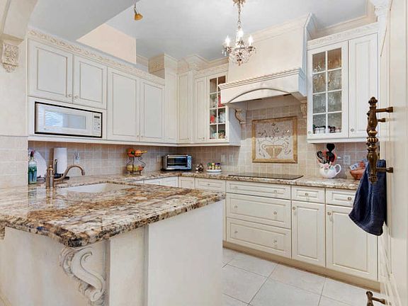 4th image of 2905 Fairway Dr N #2905