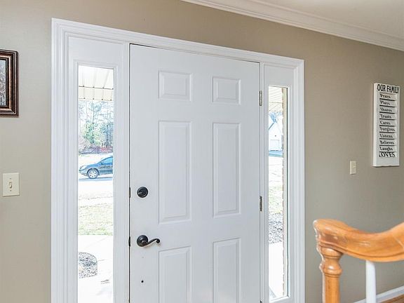 5th image of 744 Winter Hill Ln