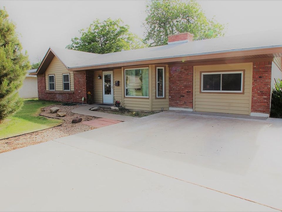 1st image of 3104 Encanto Dr