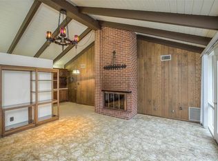 5006 W 65th Ter, Prairie Village, KS 66208