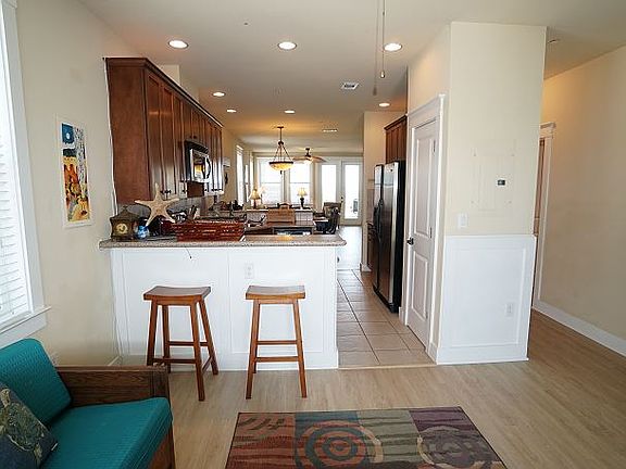 5th image of 4221 Pointe West Dr Unit 201