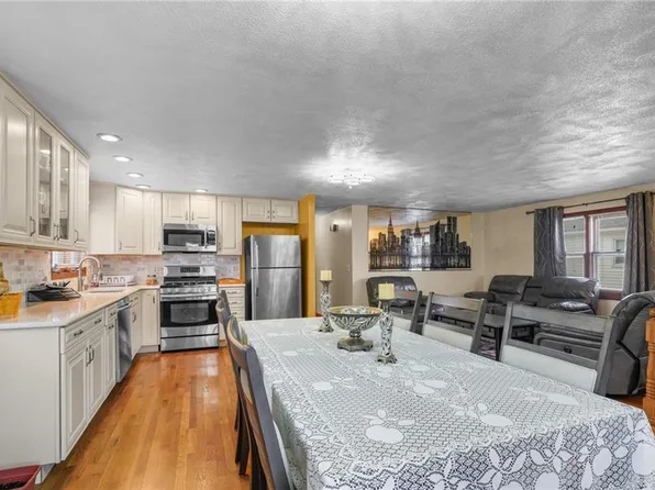 78 Hobson Ave, Pawtucket, RI 02860