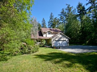 9114 NE Day Rd E, Bainbridge Island, WA 98110