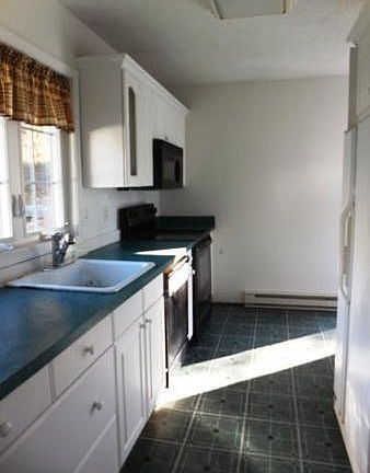 3rd image of 715 Dennison Dr