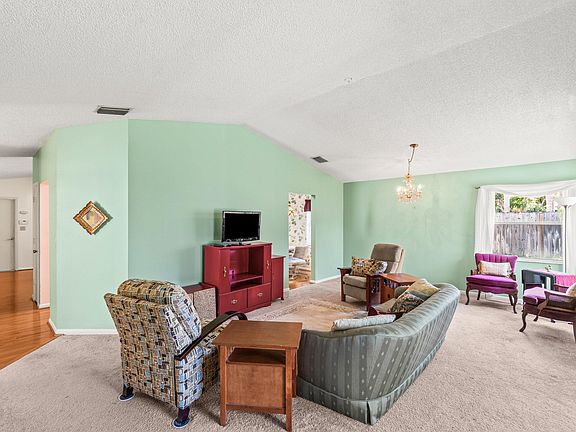 5th image of 69 King Fisher Way