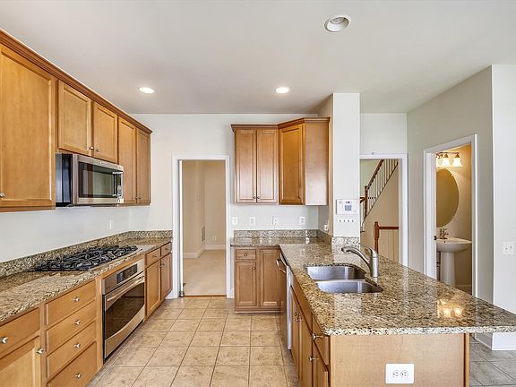 3rd image of 14855 Potomac Branch Dr
