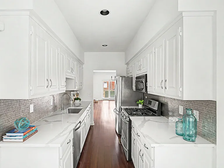 126 Forest Place Cir — Photo 20