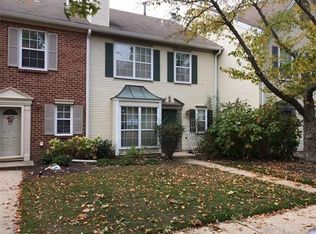 38 Townsend Ct #232, Franklin Park, NJ