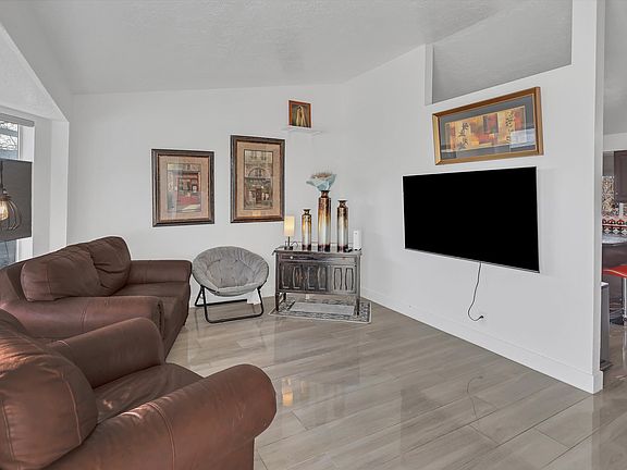 5th image of 6084 S Longmore Dr W