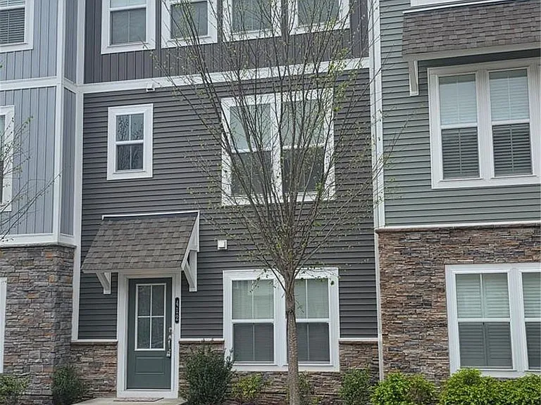 412 Bulkhead Pl — Photo 1