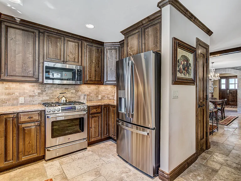 4230 Spruce Way — Photo 8