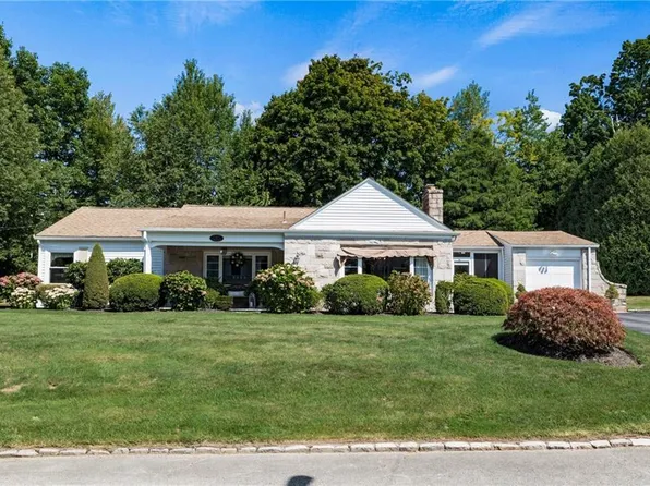 91 S Hill Dr, Cranston, RI 02920