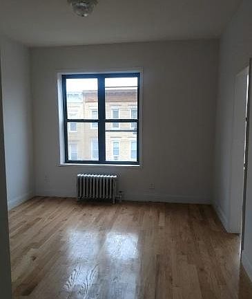 5th image of 6654 Myrtle Ave APT 3