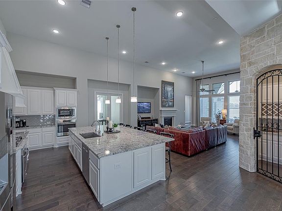 4th image of 7023 Prairie Grass Ln